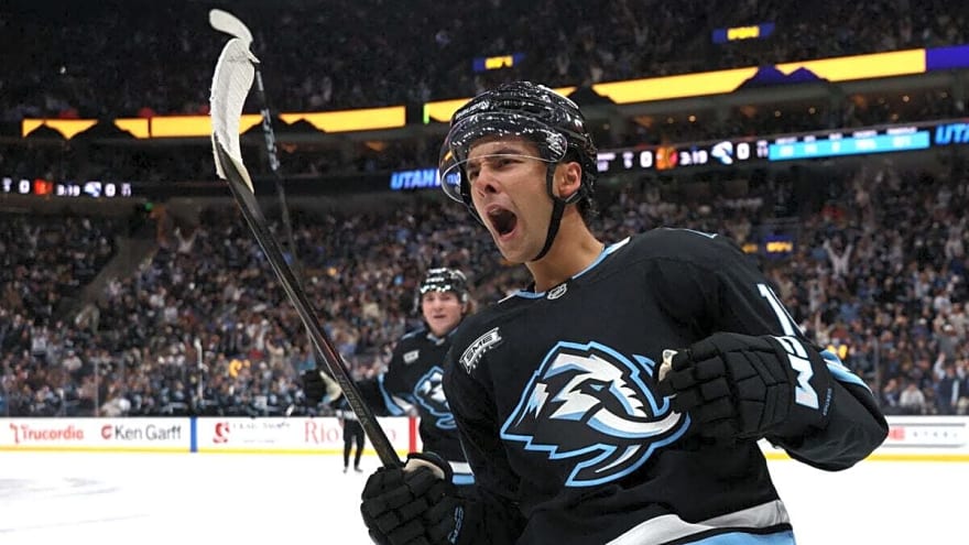3 Takeaways From Mammoth’s 6-0 Win Over Blackhawks