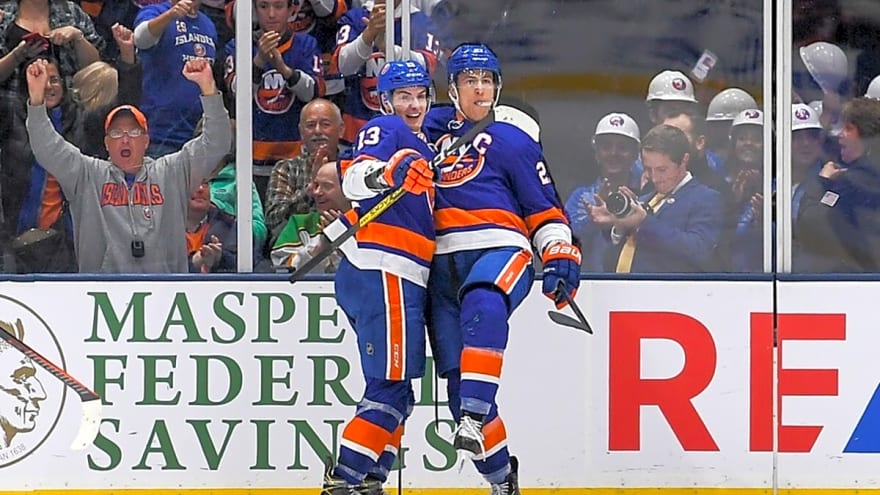 Maple Leafs Predicted to Trade For Islanders Star