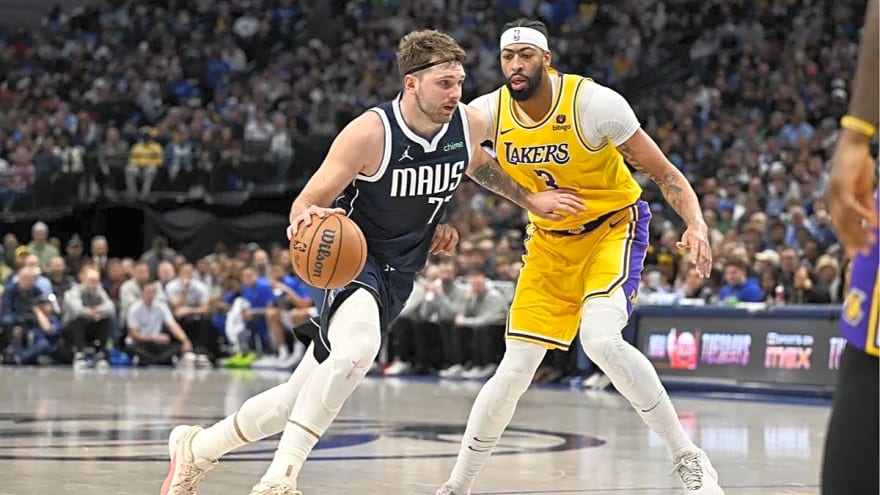 Anthony Davis Breaks Silence on JJ Redick Relationship After Private Talk In Lakers Return