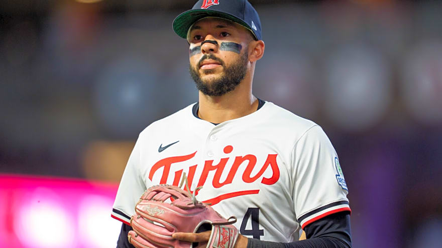 Twins&#39; Rocco Baldelli Announces Carlos Correa Update After Leaving Red Sox Game