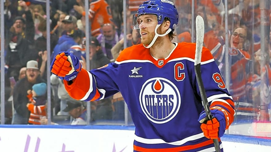 Oilers&#39; Connor McDavid Free Agent Rumors Given Encouraging Update
