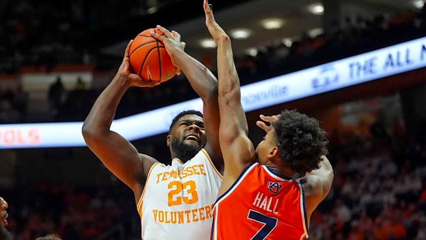 ESPN's Joe Lunardi makes a bold but strangely reasonable comment about Auburn ahead of matchup with Tennessee
