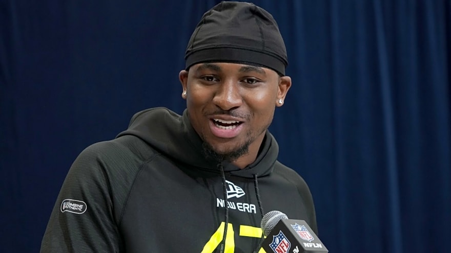 Top Dallas Cowboys rookie hasn&#39;t signed his contract and is not even close, but it&#39;s nothing like Shemar Stewart&#39;s situation