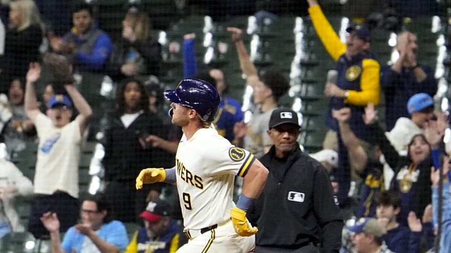 Milwaukee Brewers: Pat Murphy takes the high road in response to CB Bucknor controversy