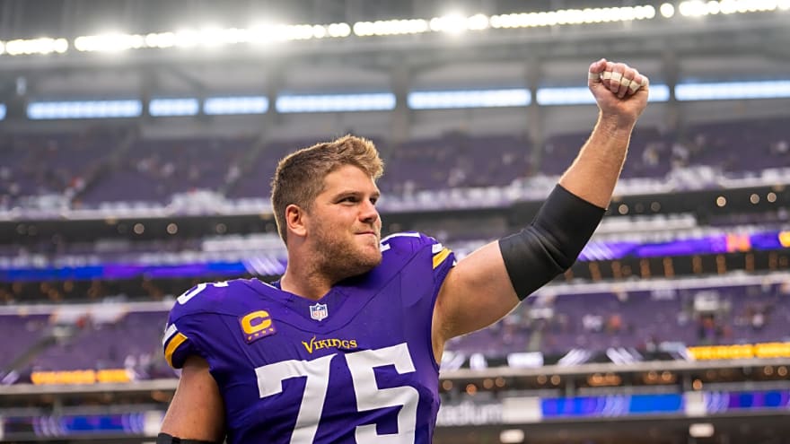 Future of two key Minnesota Vikings becomes more clear after latest report, and it's good news for Kevin O'Connell