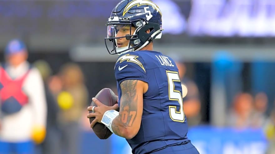 Los Angeles Chargers Re-Sign Trey Lance to 1-Year Contract