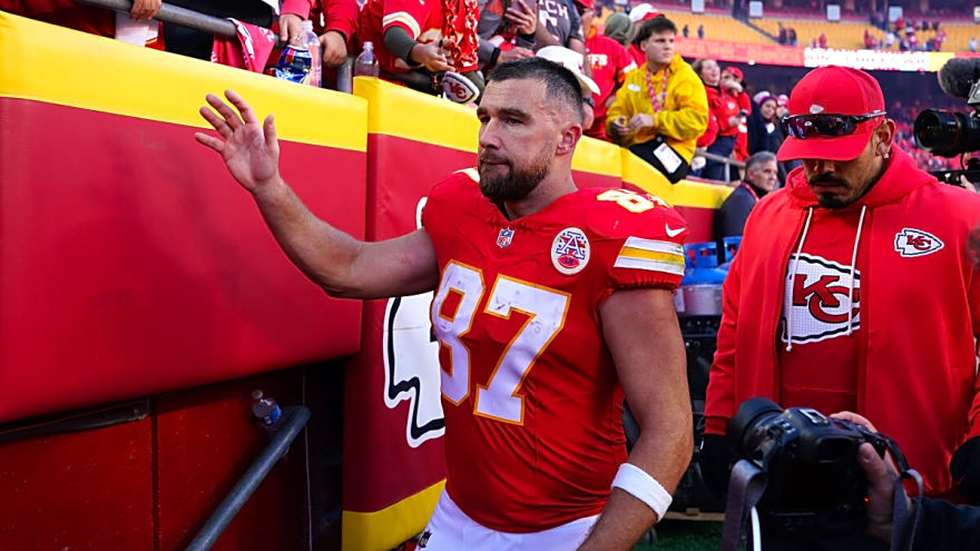 Travis Kelce is in such a good mood after beating the Colts that he can&#39;t help but do what Patrick Mahomes hates