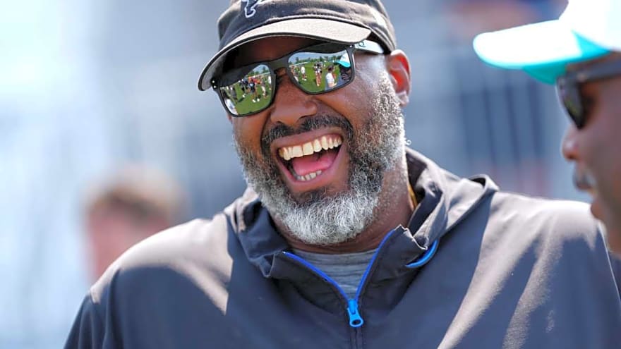 Brad Holmes and the Lions dodged several bullets by not going for an edge rusher in last year's free agency, draft, and trade deadline