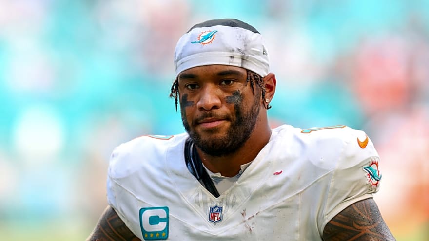 ESPN hits Miami Dolphins QB Tua Tagovailoa with a harsh prediction as free agency approaches