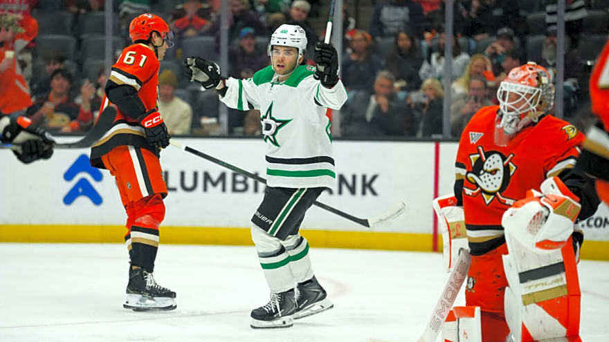 Stars Score 4 in the 1st en Route to 8-3 Win Over Ducks