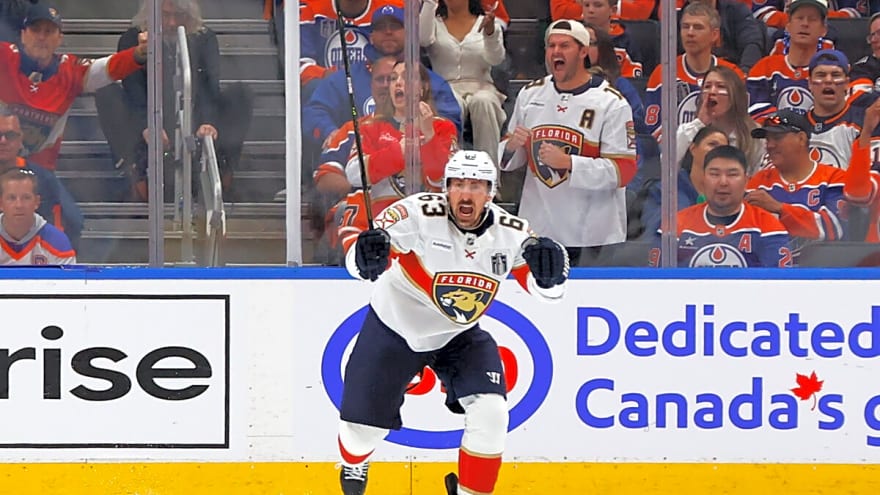 2 Key Early-Season Games on the Bruins’ 2025-26 Schedule
