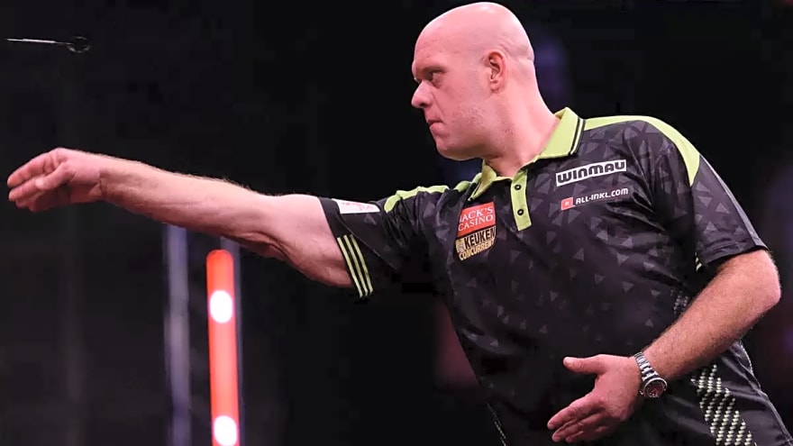 Michael van Gerwen withdraws from Swiss Darts Trophy in last ditch bid to qualify for Players Championship Finals