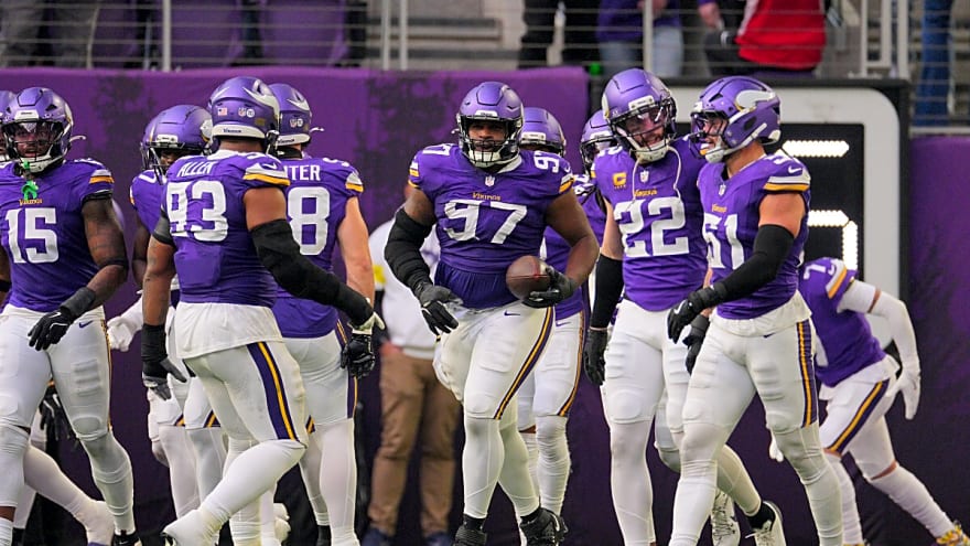 Javon Hargrave isn’t leaving the Minnesota Vikings without making some noise with a shot at Brian Flores