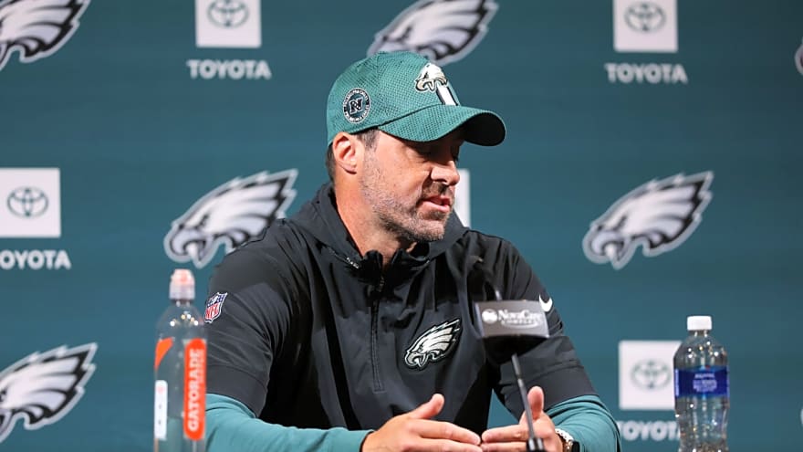 Eagles fans take matters into their own hands and try to convince Nick Sirianni to fire OC Kevin Patullo