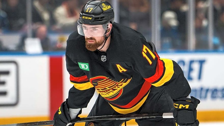 Canucks News & Rumours: Hronek, Prospects Chiarot & Cootes