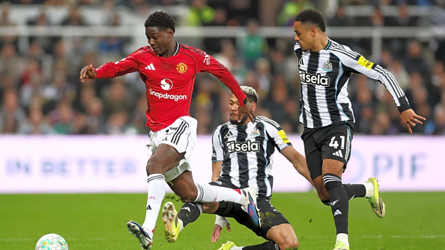 Spotted at St. James’ Park: Michael Carrick urging fourth official to send off petulant Newcastle man