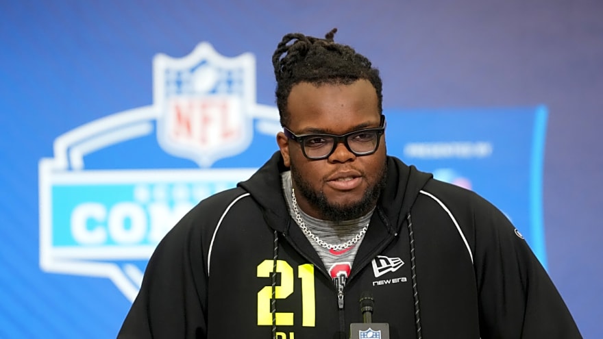 One of the top interior defensive line prospects confirms the Bears are still showing interest, but Chicago will have steep competition