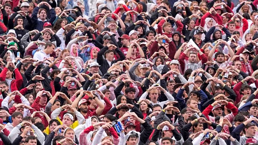 Unpopular decision by Sooners backfiring with fans, giving them a distraction they can&#39;t afford ahead of College Football Playoff push