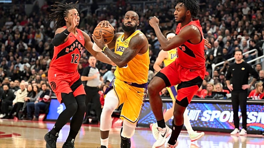 What Happened to Collin Murray-Boyles? Raptors Rookie Makes Injury Exit to Locker Room vs Lakers