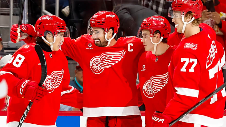 Larkin & Finnie Power Red Wings to 4-2 Win Over Oilers