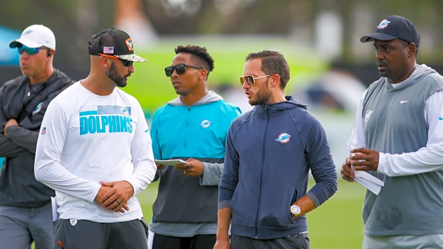 Mike McDaniel Makes Decision on Dolphins Coaching Staff