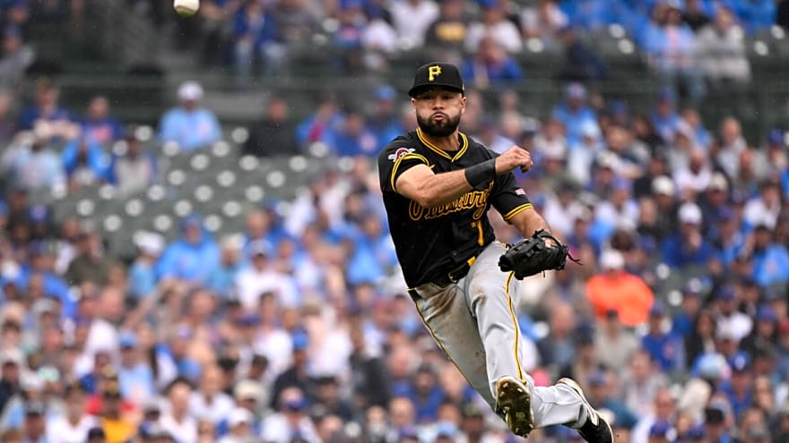 Yankees Scouting Familiar Face as Possible Trade Target