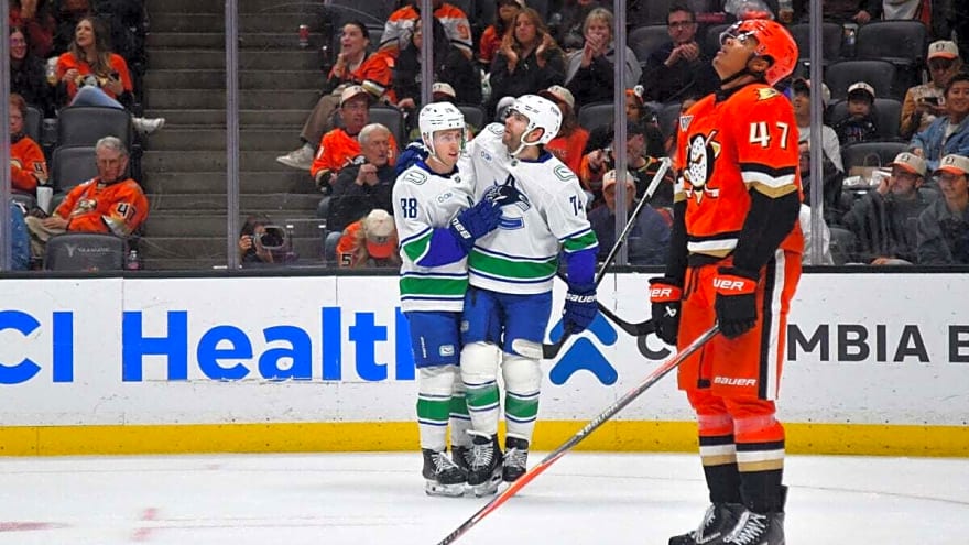Canucks News & Rumours: Lekkerimäki’s Late Magic, Losing Streak Ends & Hronek Scores the Winner
