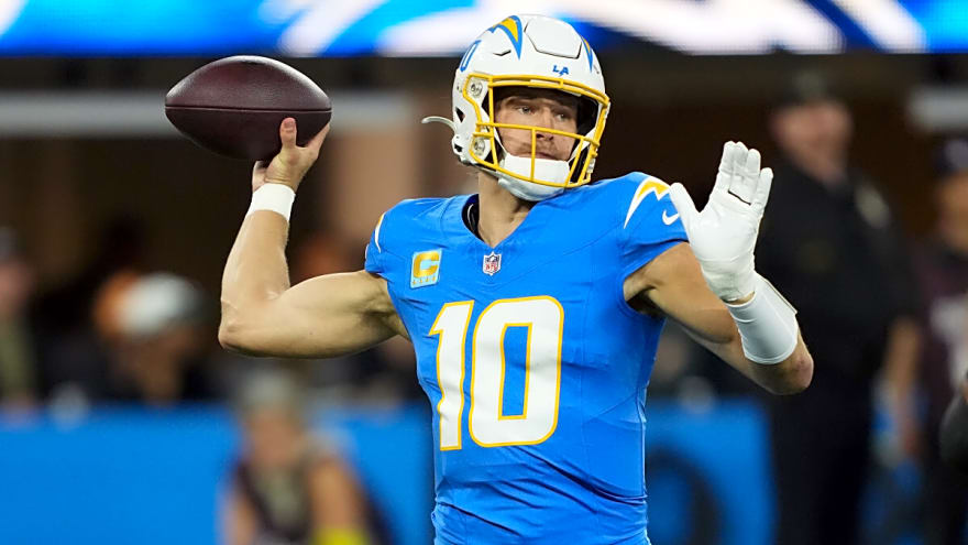 Chargers have key advantage to sign free agent that can take Justin Herbert's passing offense to the next level