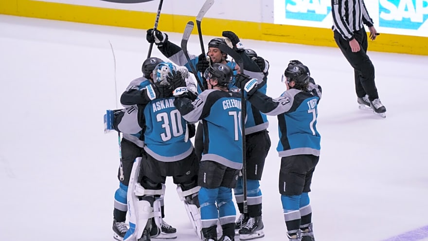 Sharks Defeat Kings 4-3 in Shootout