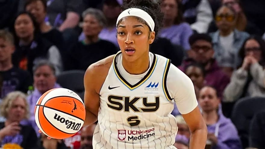 WNBA Legend Lisa Leslie Interacts With Angel Reese After Chicago Sky Game