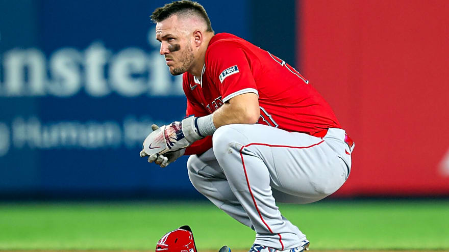 Camera Catches Mike Trout&#39;s MVP-to-MVP Gesture Toward Aaron Judge