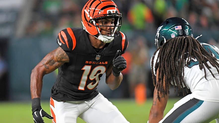 Bengals' first official re-signing of the offseason helps keep Cincinnati's strongest position group deep with depth