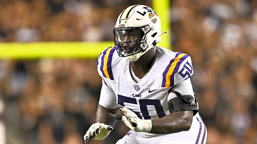 Brian Kelly and LSU Tigers pushing to land five star offensive line recruit as his commitment approaches ahead of the season