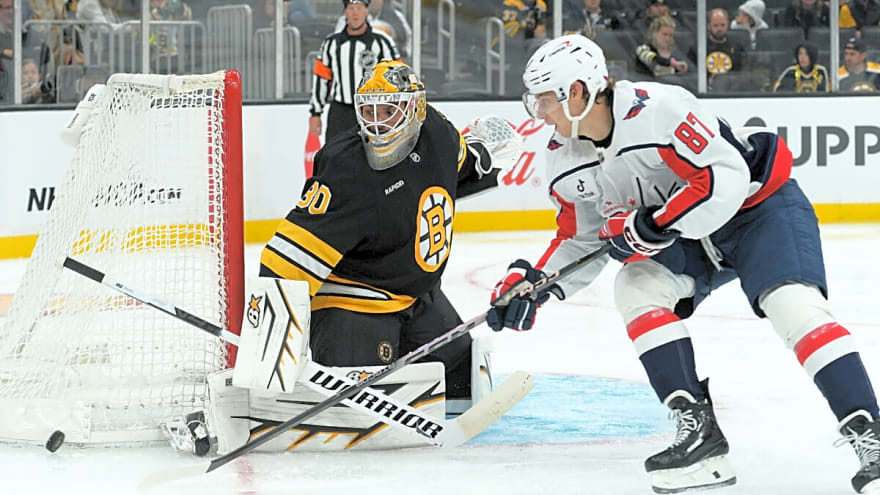 Bruins Have 2 Goalie Prospects to Keep an Eye On