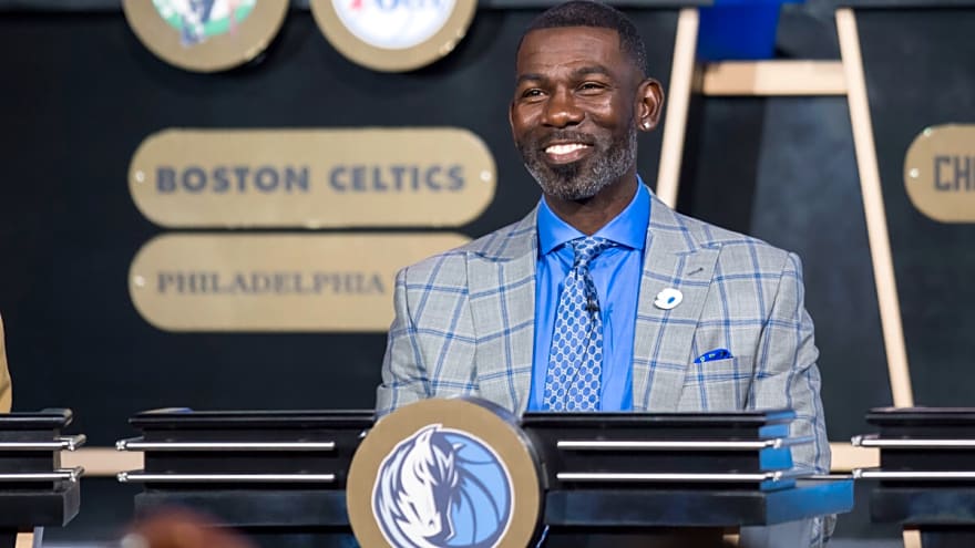 Mavericks' Michael Finley Ready for Potential Front Office Decision