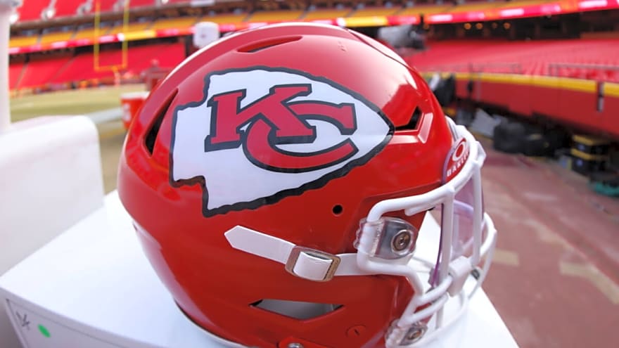 Chiefs Cut Ties With Former Cowboys Player in Major Roster Move