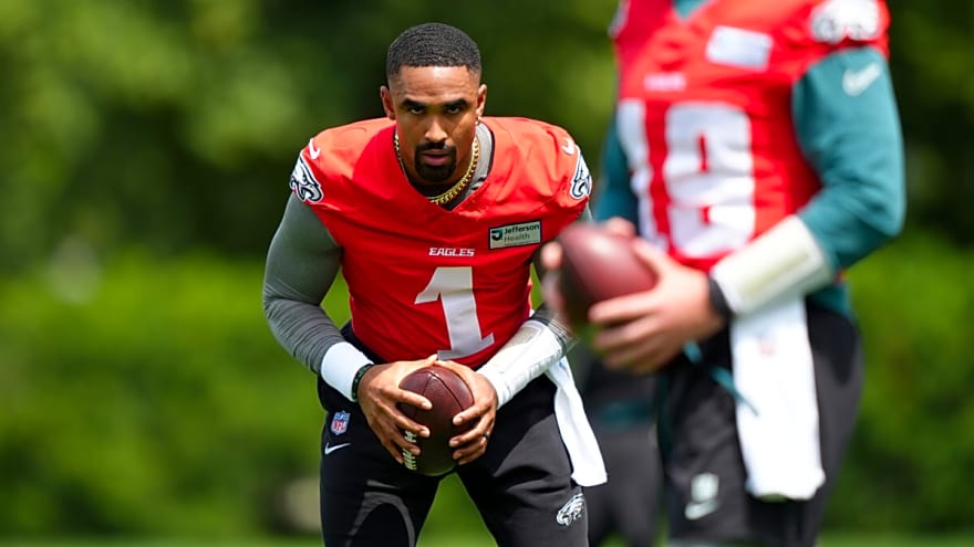 NFL legend Peyton Manning reveals what made Eagles QB Jalen Hurts send him a salty text
