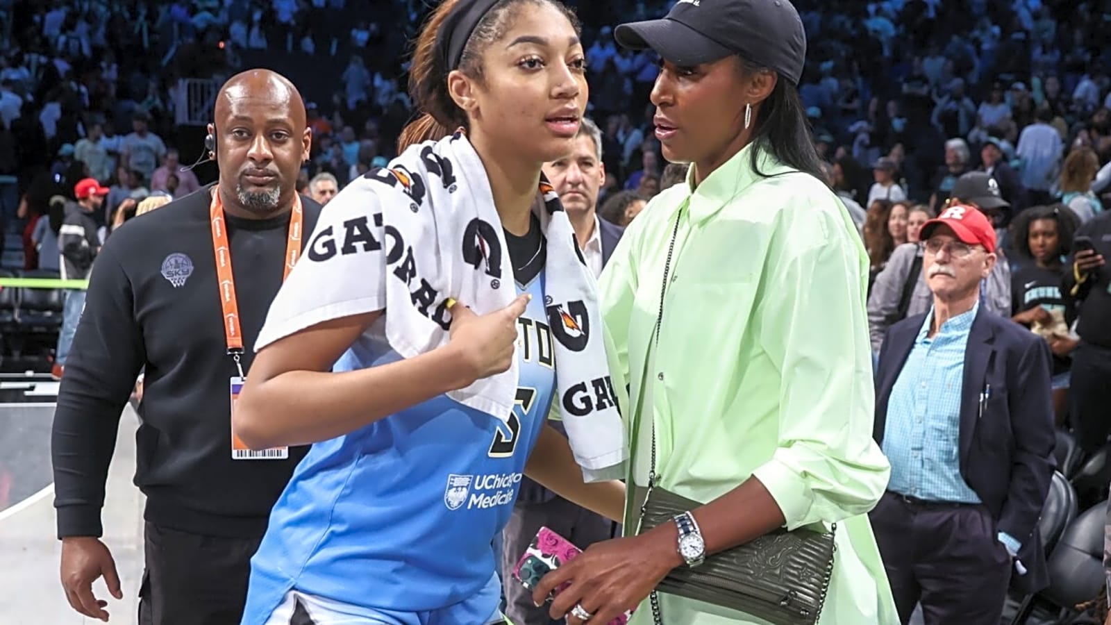 WNBA Legend Lisa Leslie Earns Praise for Comments About Angel Reese