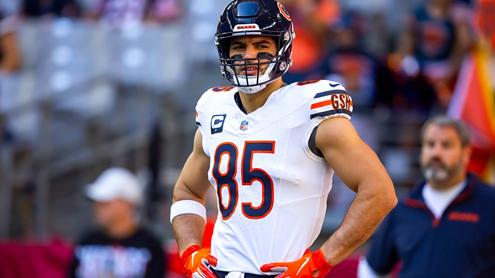 NFL writer puts out silly trade idea for the Bears that would be counterintuitive and really hurt Ben Johnson&#39;s offense in 2025