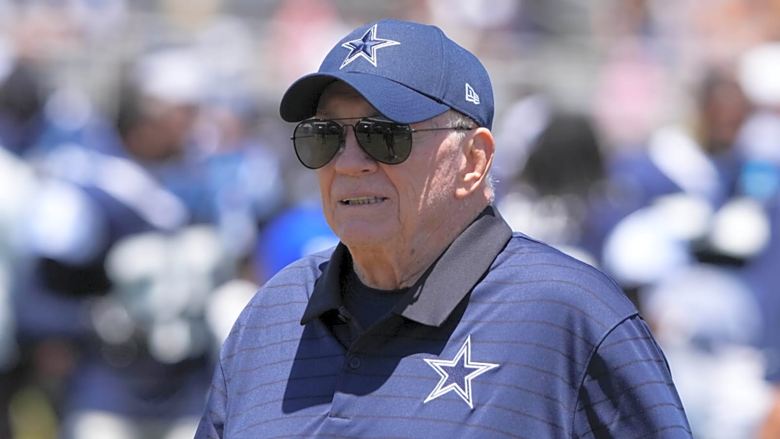 Jerry Jones, Cowboys Dealt Defensive End News on Friday