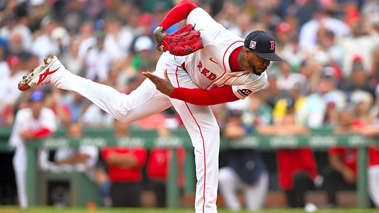 Red Sox Announce Aroldis Chapman News After Leaving Dodgers Game