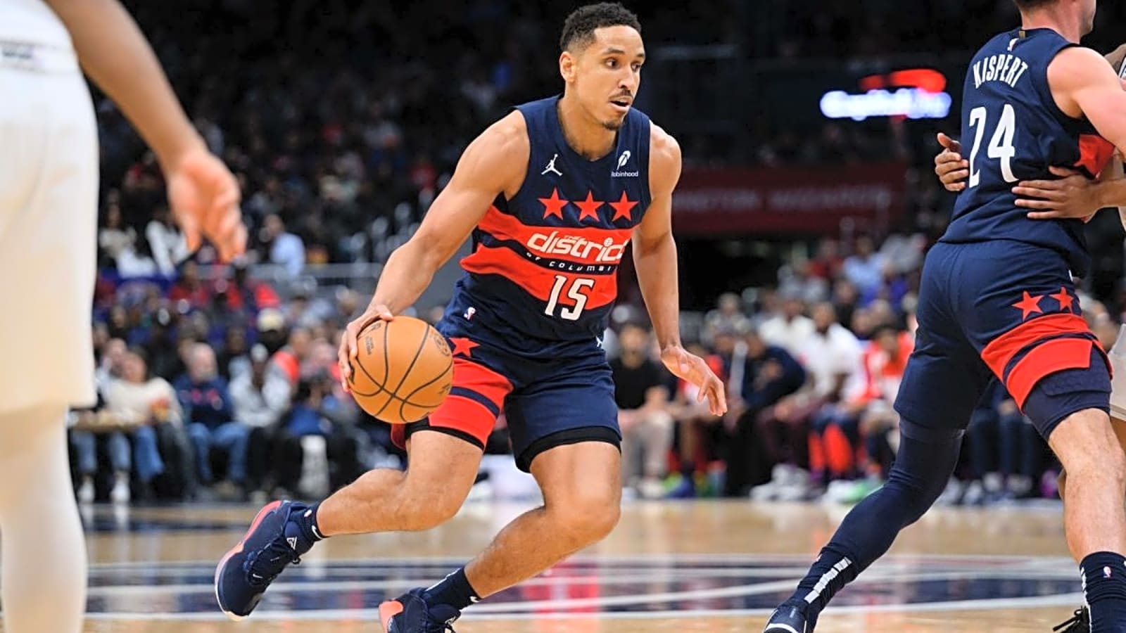 Lakers Insider Lists Top Remaining Free-Agent Options Still In Play