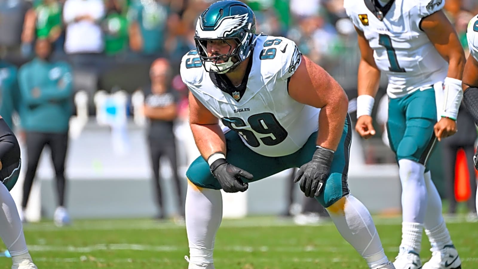 Eagles&#39; starting left guard Landon Dickerson exits Week 5 vs Broncos with new injury