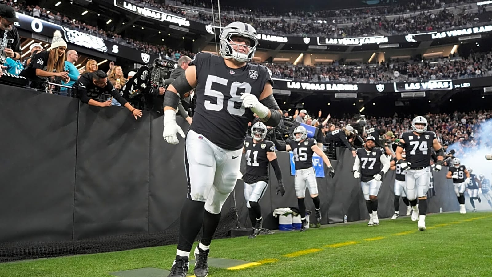 Raiders&#39; OL Reveals Significant Offseason Change at OTAs