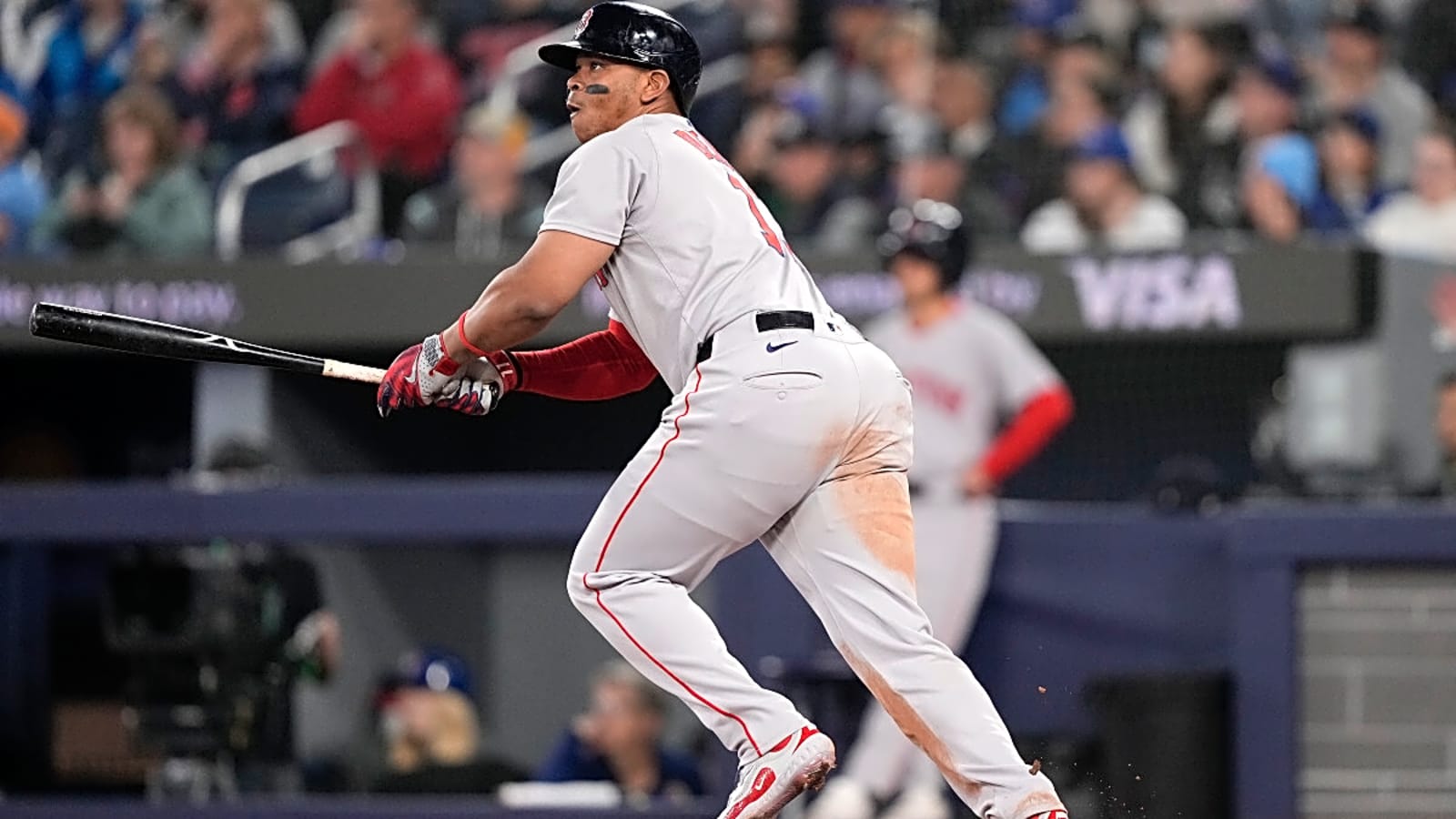Yankees Manager Aaron Boone Gave Perfect Reaction to Rafael Devers Trade