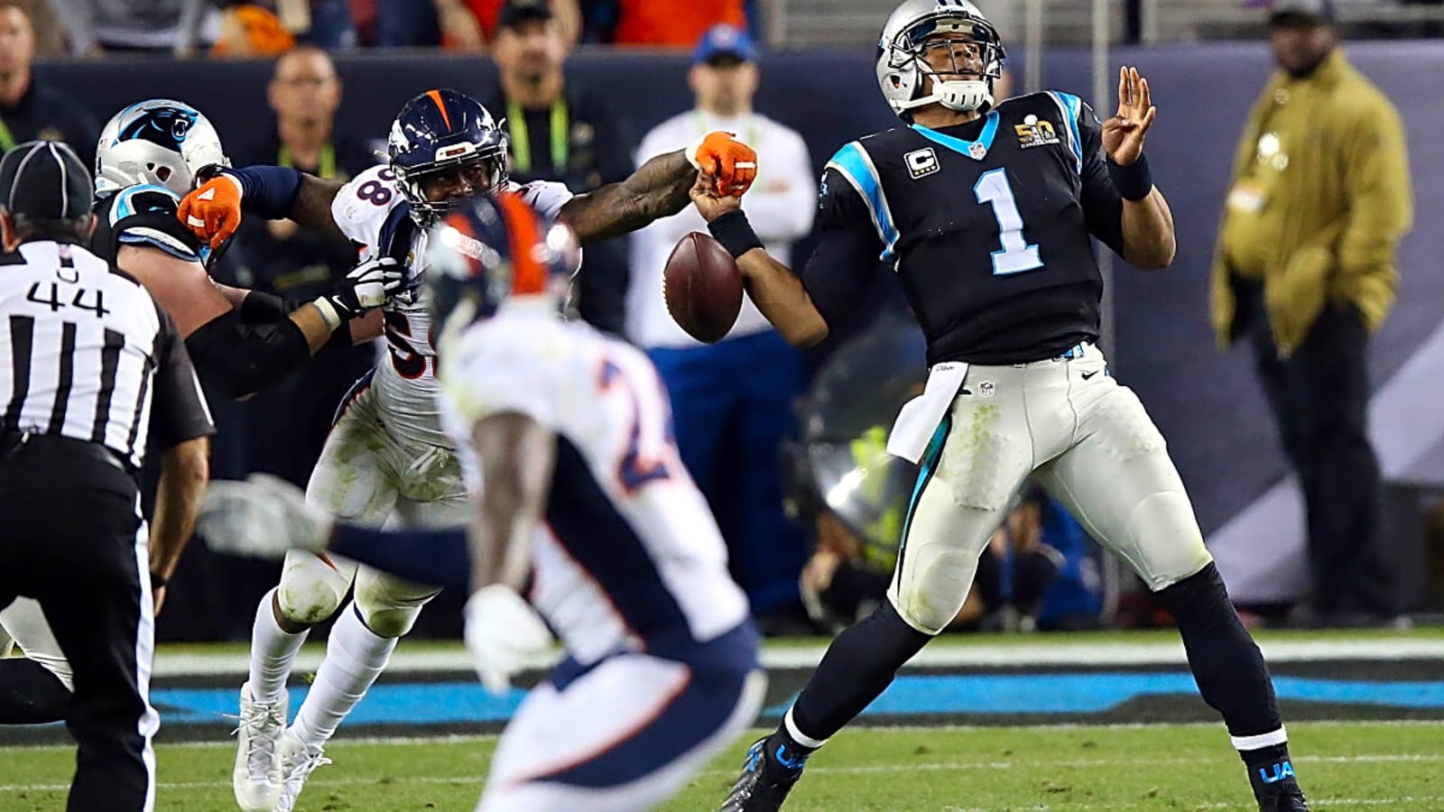 Broncos' Alex Singleton Has Lofty Goal For 2025 Defense