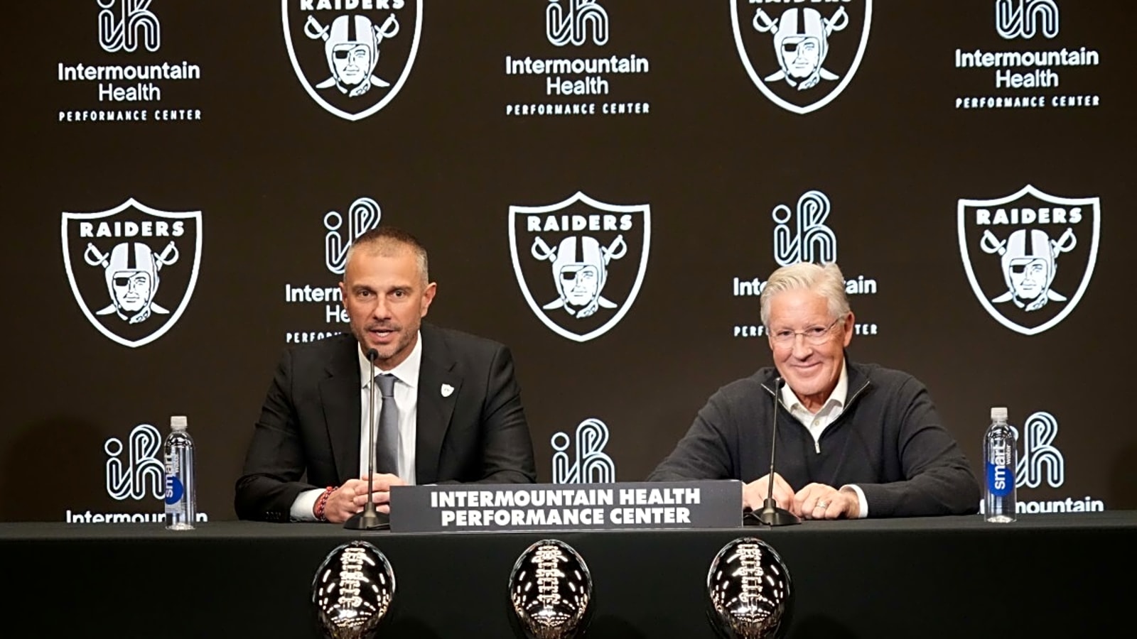 Dynamic QB Would Reportedly ‘Love’ to Join Raiders & Learn Behind Geno Smith