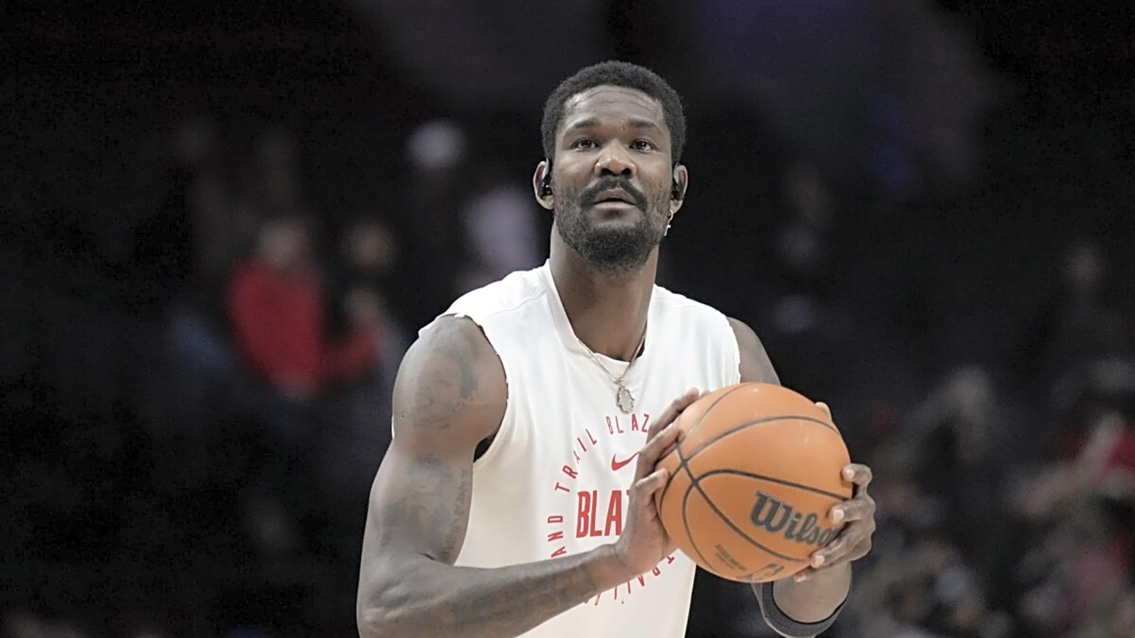 Lakers Target Three Centers As They Seemingly Move On From Deandre Ayton Interest