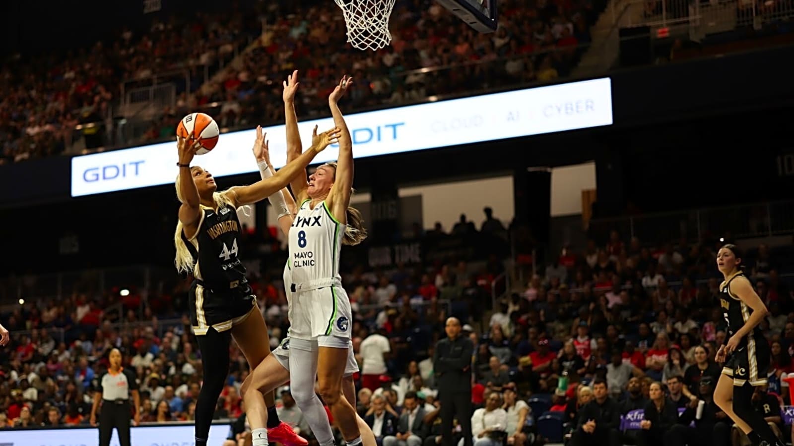 Despite Alanna Smith&#39;s career night, Collier-less Lynx fall to Mystics