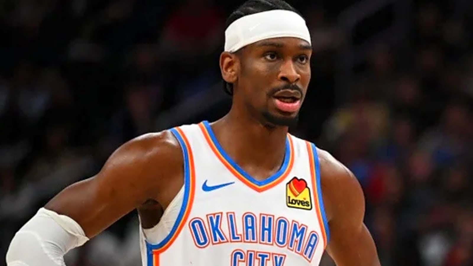 Courtside Female Fan Brutally Mocks Shai Gilgeous-Alexander With Unique Prop as 'Flopper' Chants Continue at Spurs Arena